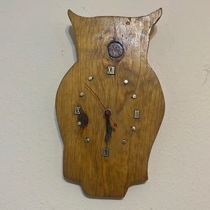 Vintage Wooden Hand Carved Owl Clock/ 11.5 x 7 x .75 LHW